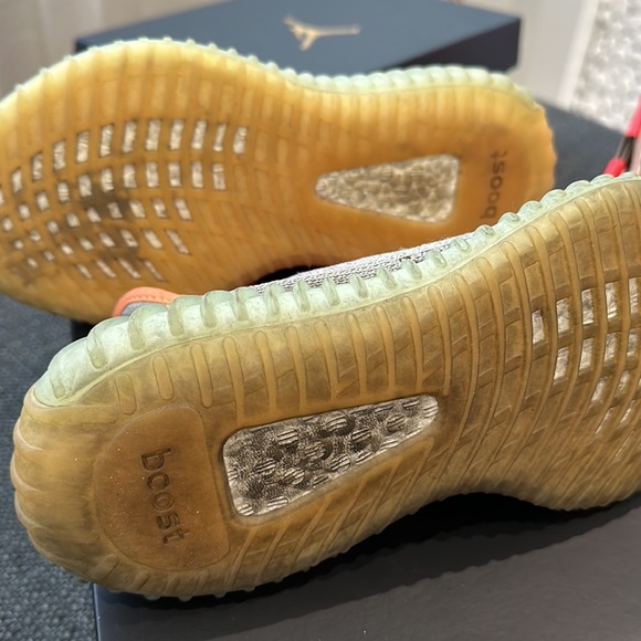 Yeezy Boost 350 V2 "Desert Sage" sneakers - Picture 6 of 8